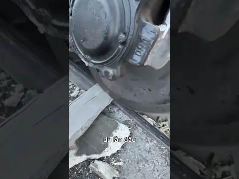 Cách dừng đoàn tàu "mất kiểm soát" cực thông minh