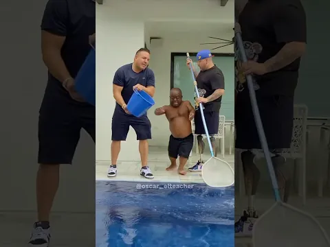Kenapa Pria Ini Berubah Warna Setelah Masuk Kolam⁉️😳