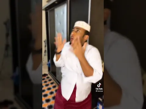 Waalidii Oo Qofa Daawo Adaa Qosli Doono