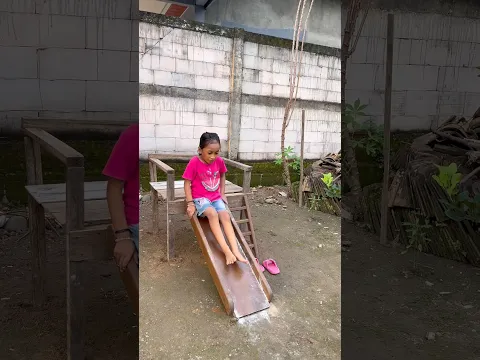 Membuat perosotan di depan rumah #perosotan #craft #diy #woodworking #mainan #mainananak