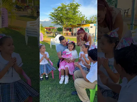 Niña de buen corazón, cambia su pastel para alegrar a a una niña de la calle