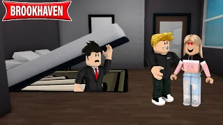 EU ESTAVA ESPIONANDO MINHA NAMORADA E ELA ME TRAIU NO BROOKHAVEN RP (Roblox)