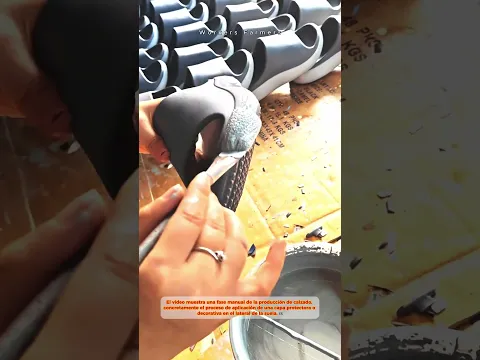 Fabricación de zapatillas de goma para uso doméstico: aplicación de pintura a las suelas