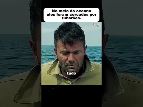 No meio do oceano, eles foram cercados por tubarões. #shorts