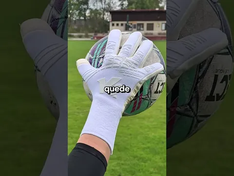 These Gloves Are A SCAM?!😮🧤#sports #football #goalkeeper