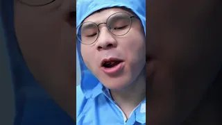 小乖乖偷吃辣条 被主管发现 利用厂长坑了主管