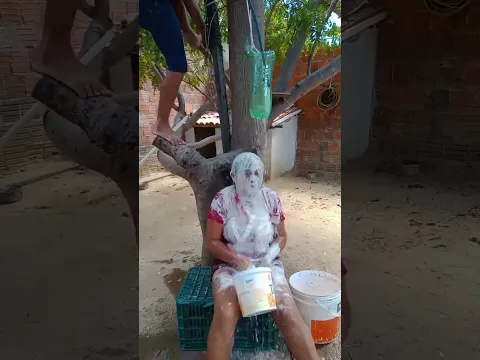 A água ficou branca. #comedy