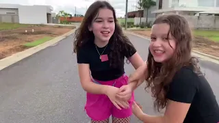 ANDANDO DE PATINS NA CHUVA
