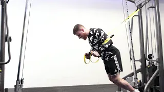 Image Squat avant avec TRX