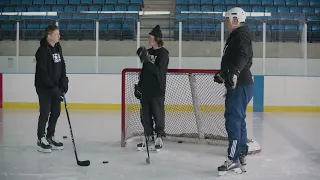 Zac bell shows Eric Lindros and Colby Armstrong how to do hockey tricks🏒