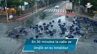 Vuelca camión de cervezas y no creerás la reacción de los ciudadanos