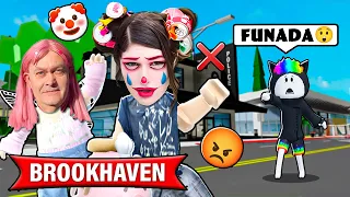 ESPIANDO a MUJER DE BUENA PASTA 🎀en BROOKHAVEN (ROBLOX)
