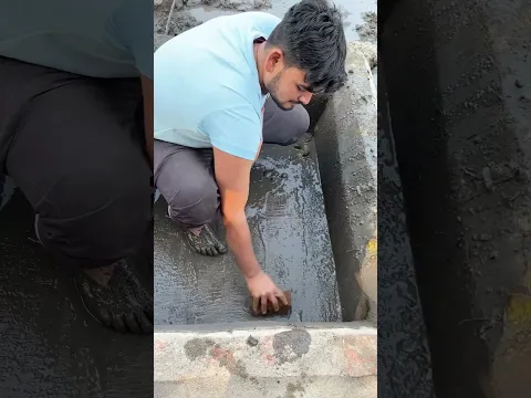 Cleaning a water tank for cows