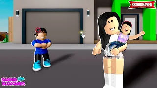 MINHA MÃE ADOTOU UMA MENINA ÓRFÃ E FIQUEI COM CIÚMES- BROOKHAVEN 🏡 RP | Roblox