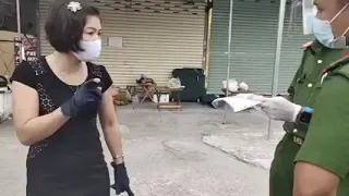Công an chặn đường, gặp ngay luật sư: "Các anh đã làm sai luật"