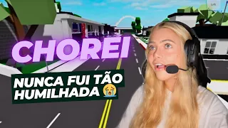JOGUEI ROBLOX PELA PRIMEIRA FEZ E CHOREI MUITO PORQUE FUI HUMILHADA
