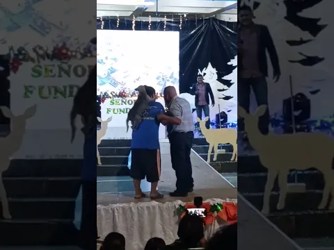 😱 Mira este borracho como se subió en el escenario con su perrito a bailar🙉😹#suscribete💥 #suscribete