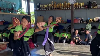 SANGGAR PRADNYA SWARI sedang live sekarang!