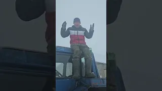 Житель села Новоключи показал здоровых коров, которых чиновники приехали ликвидировать