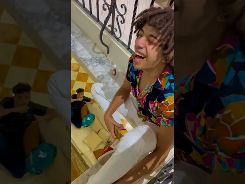 لما شاور ينادى على القيصر بصوته الجميل 😂