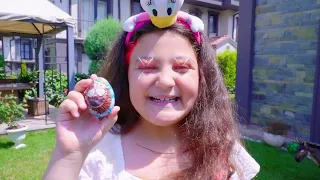 Öykü Plays Surprise Eggs Food Toys