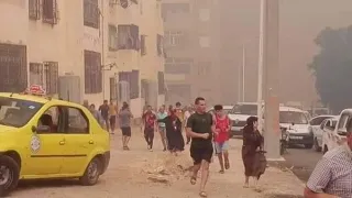 سوق اهراس نيران قوية تحاصر مجمع سكني الآن  وهروب السكان
