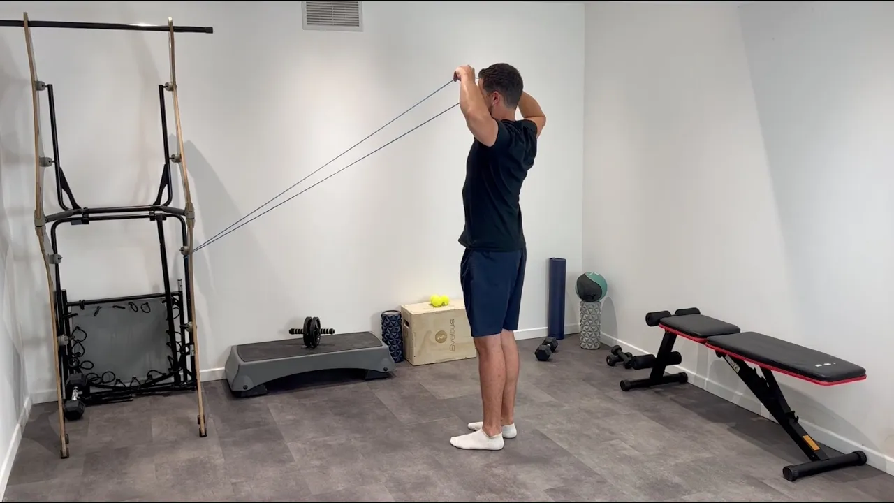 Image Face pull avec élastique