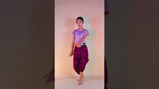 របាំរស្មីដួងច័ន្ទ