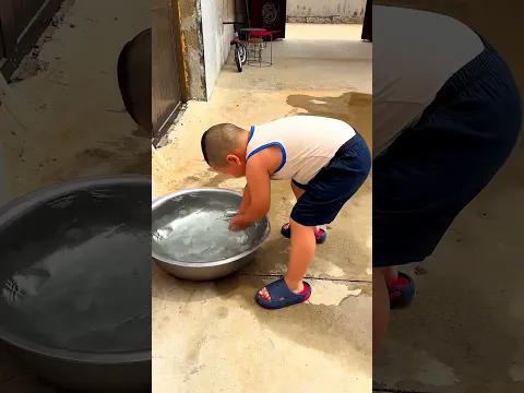 If you have a brother like this… you manage everything even without your parents