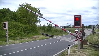 Spoorwegovergang Laa an der Thaya (A) // Railroad crossing // Bahnübergang