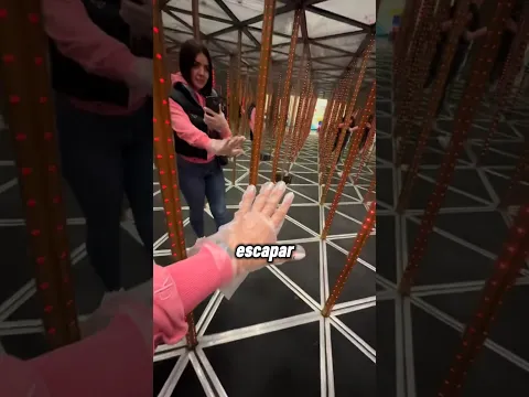 Ella completó el laberinto de espejos 🪞