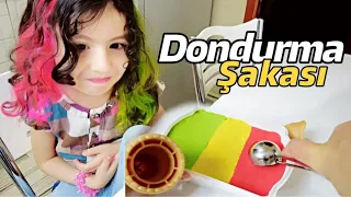 Annesi Esmanur a Kinetik Kumdan Dondurma Yaptı