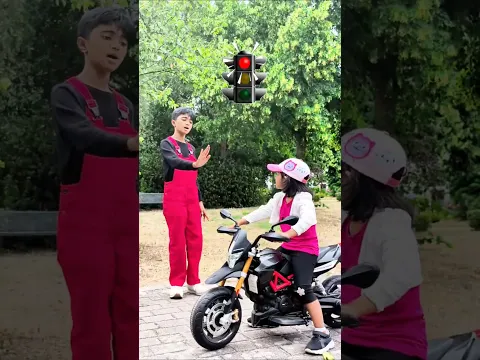 Kids Learn Traffic Lights! 🚦 Stop, Wait & Go!