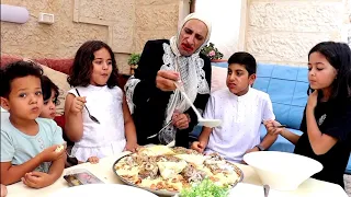 ابتهاج ملكة الدعايات مناسف السيلاوي لتصنيع  الاغذية