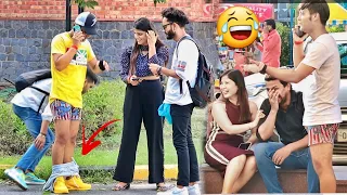 लड़कियों के सामने उतारी चड्डी🩳 फिर देखो क्या हुआ आगे || Anmol k Prank