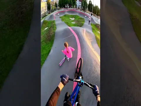 Memories with kids 😅 #mtb #pumptrack #dirtjumper #mtblife  ""