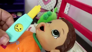 BEBÊ COM FEBRE DOR DE CABEÇA E DOR DE GARGANTA BABY ALIVE AMANDINHA ROTINA COMPLETA