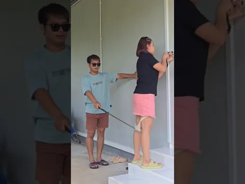 เกือบจะเนียนอยู่แล้ว #แกล้งตาบอด #funny #couple