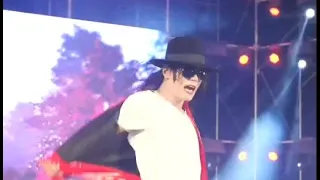 Amazing！The best Michael Jackson imitation show！ #Moonwalk
