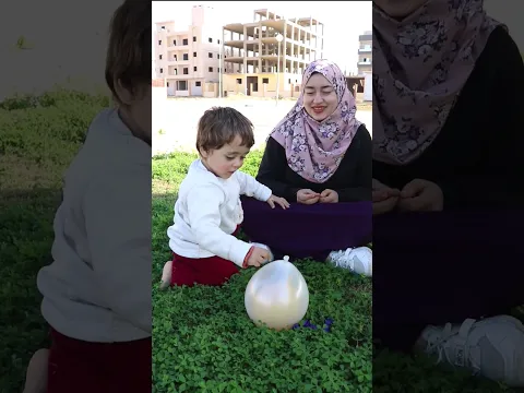 عمر فرقع بلونة المياه 😍