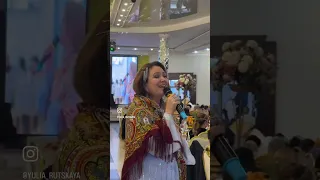 Юлия Руцкая покорила всех в Оше своим исполнением «Кыялдануу»