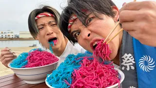 【カラフルラーメン大食いバトル】Colorful Ramen Eating Battle🆚