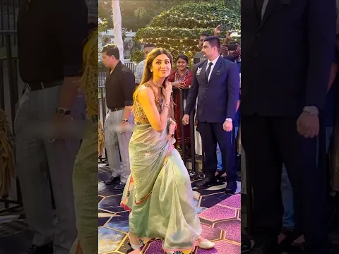 शिल्पा शेट्टी की 46000 की साड़ी भी फीकी पड़ी रश्मिका मंदाना के simple कपड़े के आगे 😍 #shorts