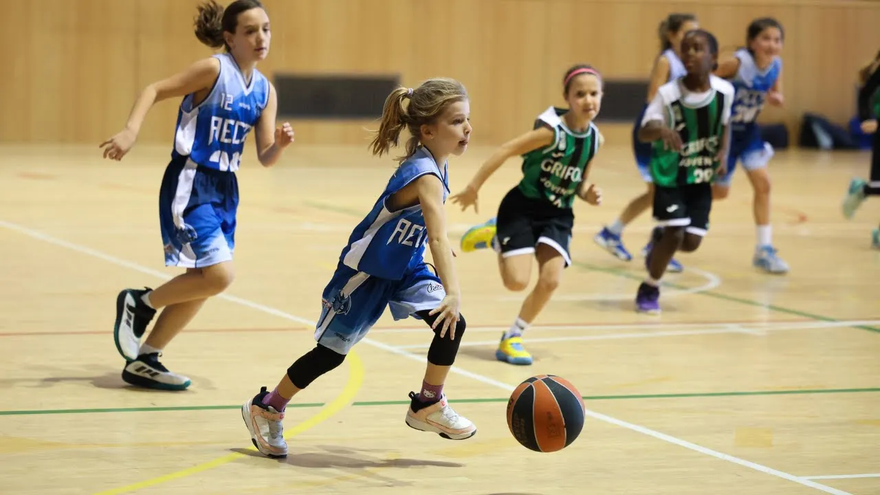 El Club Bàsquet Vic tanca un gran torneig de bàsquet de Nadal en diferents categories