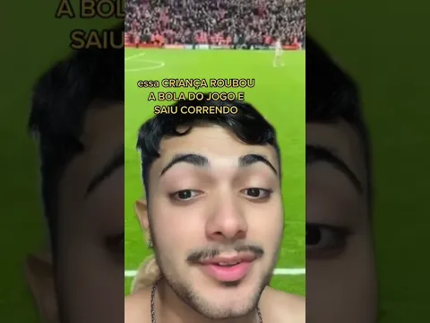 CRIANÇA ROUBOU A BOLA DO JOGO E METEU PARKOUR JKKKKKKKKKKKK #shorts #futebol