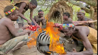 OMG! What Hadzabe hunts and eats for food?? See how hadza cooks their catch in forest