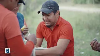 Jamás pensó que el vendedor de dulces del que se burlaba era millonario