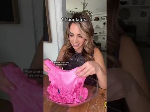 WHO KNEW KINETIC SAND WAS THIS FUN?! (AC: @Cocoava283) #shorts #kineticsand #momlife