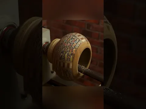 Um jovem artesão transforma lápis comuns em uma obra de arte incrível #shorts