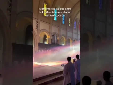 ✨Momento Maravilloso 🙏 que entra la luz exactamente al Altar Mi Jesús de la Divina Misericordia 🙏 ✨